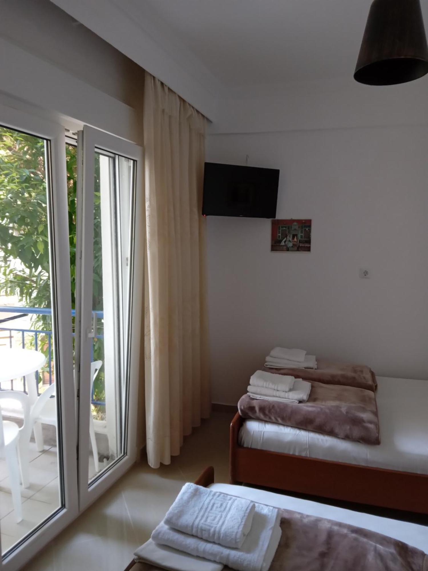 Leonidas Apartments Неа-Перамос Экстерьер фото